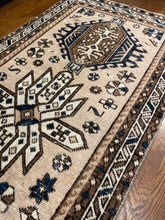 Load image into Gallery viewer, Vintage Karaja Runner - "Leonie"