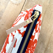 Load image into Gallery viewer, Laura Zipper Bag, Oatmeal Meadow