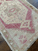 Load image into Gallery viewer, Vintage Turkish Rug - "Leslie"