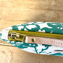 Load image into Gallery viewer, Laura Zipper Bag, Oatmeal Meadow