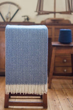 Load image into Gallery viewer, Sheep's Wool Throw, Beige Thorn
