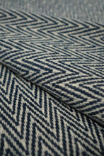 Load image into Gallery viewer, Sheep's Wool Throw, Beige Thorn
