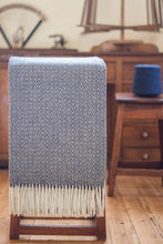 Load image into Gallery viewer, Sheep's Wool Throw, Beige Thorn
