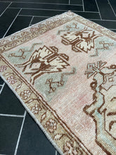 Load image into Gallery viewer, Vintage Turkish Rug - &quot;Oakley&quot;
