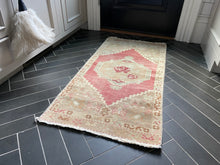 Load image into Gallery viewer, Vintage Turkish Rug - &quot;Gloria&quot;

