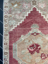 Load image into Gallery viewer, Vintage Turkish Rug - &quot;Gloria&quot;
