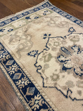 Load image into Gallery viewer, Vintage Turkish Rug - &quot;Jacinda&quot;
