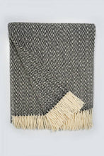 Load image into Gallery viewer, Sheep's Wool Throw, Beige Thorn
