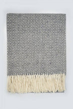 Load image into Gallery viewer, Sheep's Wool Throw, Beige Thorn

