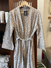 Load image into Gallery viewer, Belo Block-Printed Robe
