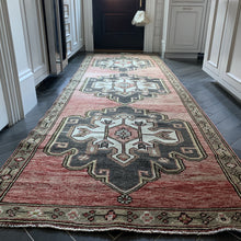 Load image into Gallery viewer, Vintage Turkish Rug - &quot;Janice&quot;
