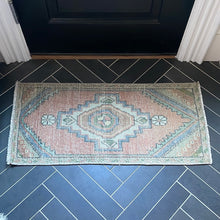 Load image into Gallery viewer, Vintage Turkish Rug - &quot;Lucia&quot;
