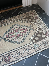 Load image into Gallery viewer, Vintage Turkish Rug - &quot;Ivy&quot;
