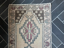 Load image into Gallery viewer, Vintage Turkish Rug - &quot;Ivy&quot;
